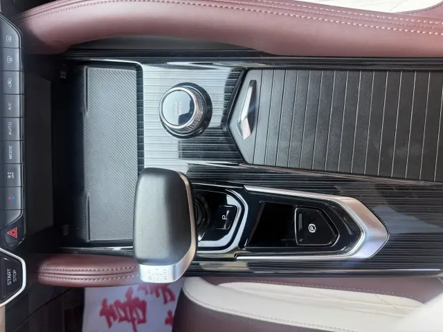 Geely Xingyue L — Фото автомобиля 14