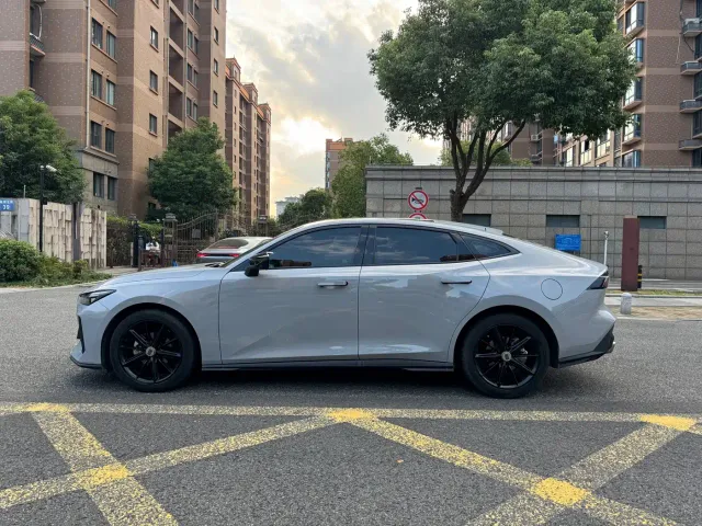 Changan UNI-V — Фото автомобиля 10