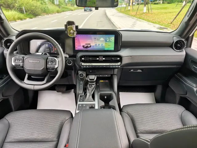 Toyota Prado — Фото автомобиля 5
