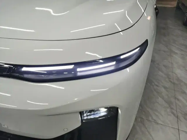 Leapmotor B10 — Фото автомобиля 22
