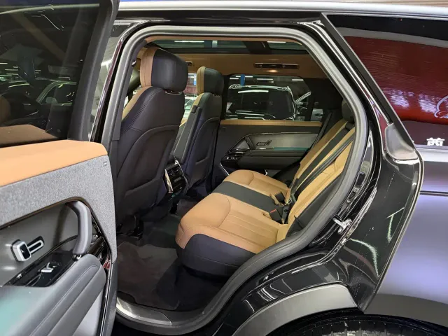 Land Rover Range Rover Sport — Фото автомобиля 9