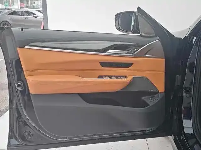 BMW 6 Series Gran Turismo — Фото автомобиля 12