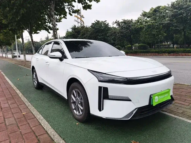 Geely Galaxy L6 — Фото автомобиля 3