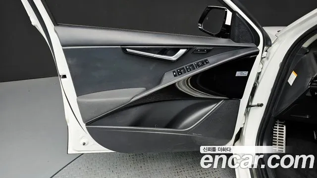Kia Niro The All New Niro Signature — Фото автомобиля 24