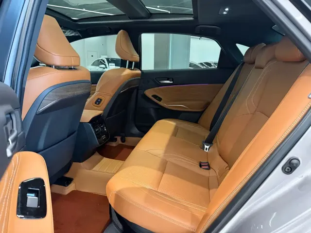 Toyota Avalon 2024 Model Hybrid 2.5L XLE Prestige Edition — Фото автомобиля 15