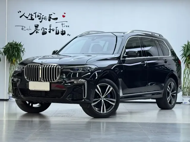 Фотография автомобиля — BMW X7