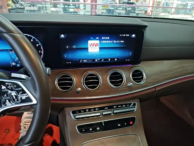 Mercedes-Benz E-Class — Фото автомобиля 12