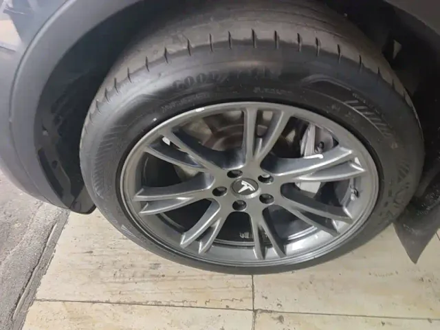 Tesla Model Y — Фото автомобиля 22