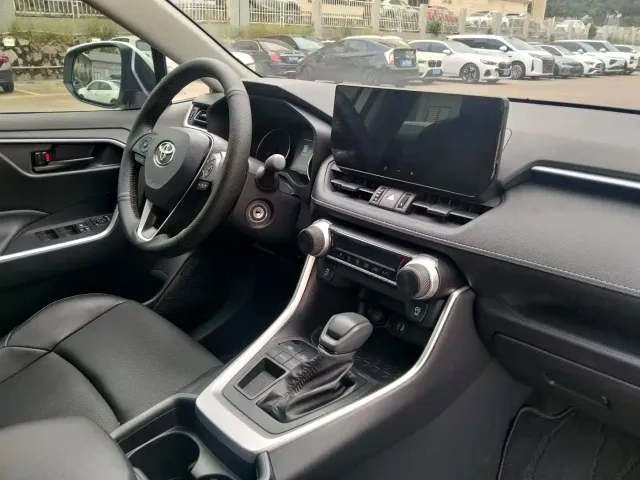 Toyota Wildlander — Фото автомобиля 11