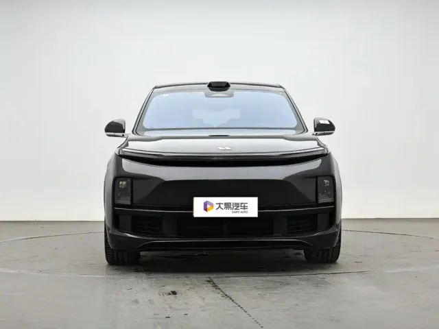 Li Auto L8 — Фото автомобиля 2