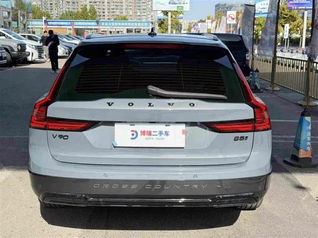 Volvo V90 — Фото автомобиля 16