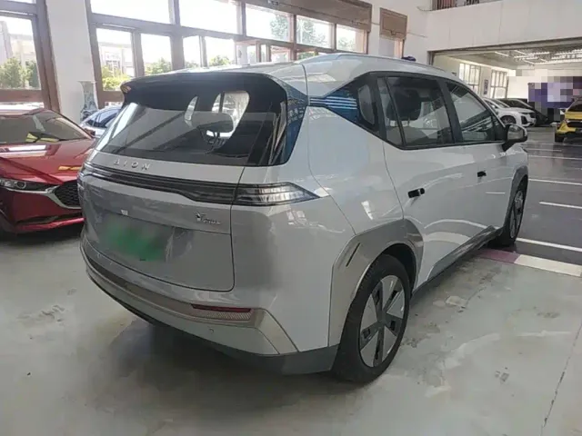 GAC Aion Y — Фото автомобиля 6