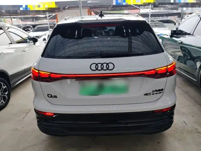 Audi Q5 e-tron — Фото автомобиля 5