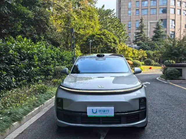 Li Auto L9 — Фото автомобиля 2