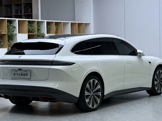 Nio ET5 Touring — Фото автомобиля 15