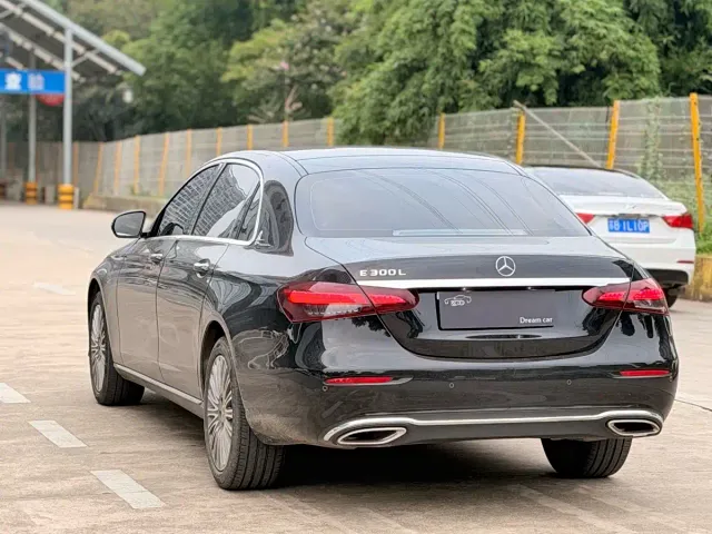 Mercedes-Benz Mercedes-Benz E-Class 2022 E 300 L Fashion — Фото автомобиля 9