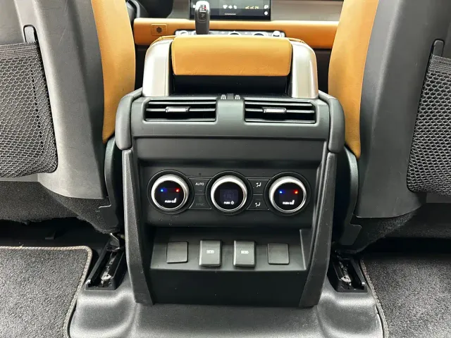 Land Rover Defender — Фото автомобиля 19
