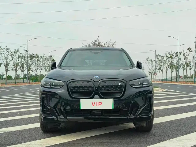 BMW BMW iX3 2023 Pioneer Type — Фото автомобиля 2