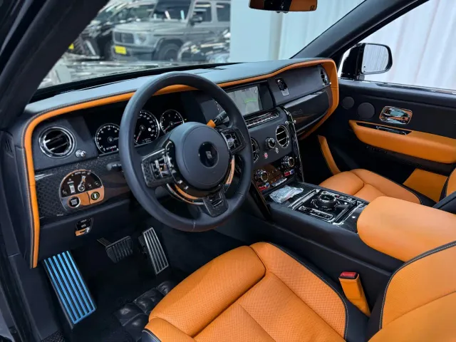 Rolls-Royce Cullinan — Фото автомобиля 8