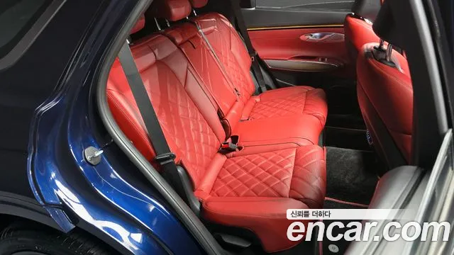 Genesis GV70 — Фото автомобиля 17