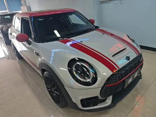MINI JCW CLUBMAN — Фото автомобиля 3