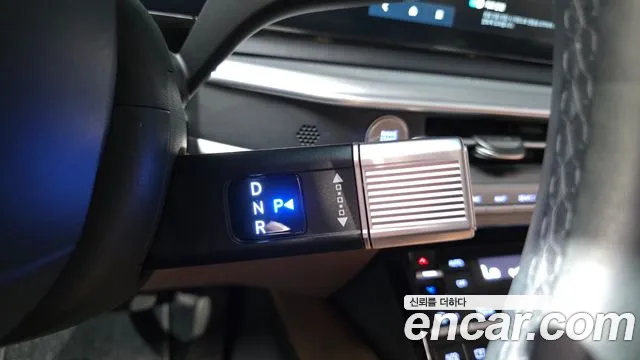 Hyundai Grandeur Grandeur (GN7) 2.5 Бензин 2WD — Фото автомобиля 9