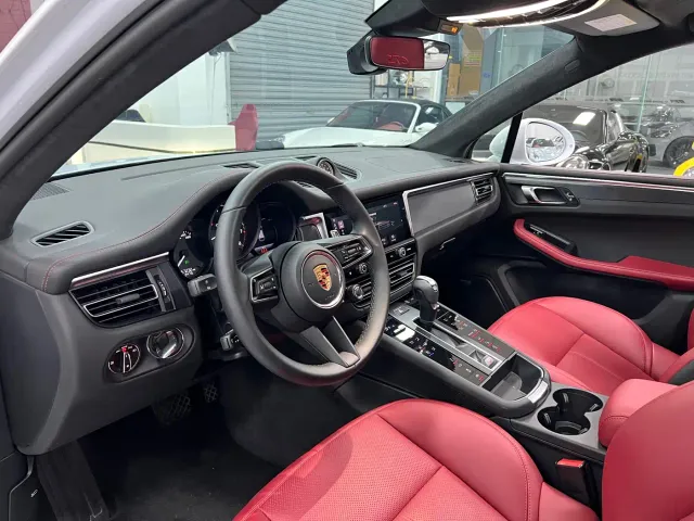 Porsche Macan — Фото автомобиля 13