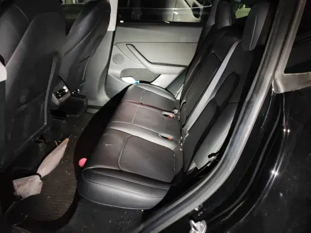 Tesla Model Y — Фото автомобиля 18