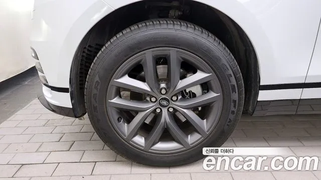 Land Rover Range Rover Velar Range Rover Velar 2.0 P250 Dynamic SE — Фото автомобиля 4