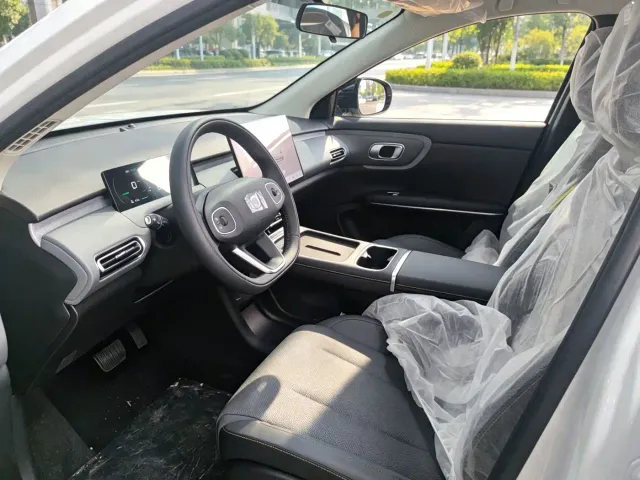 Changan Qiyuan Q05 — Фото автомобиля 3