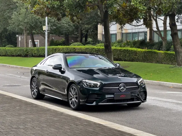 Mercedes-Benz E-Class — Фото автомобиля 3