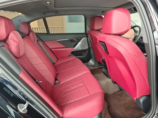 BMW 5 Series — Фото автомобиля 12