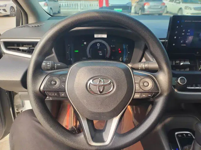 Toyota Corolla — Фото автомобиля 10