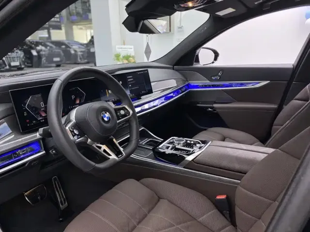 BMW BMW 7 Series 2023 740Li Exclusive M Sport Package — Фото автомобиля 28