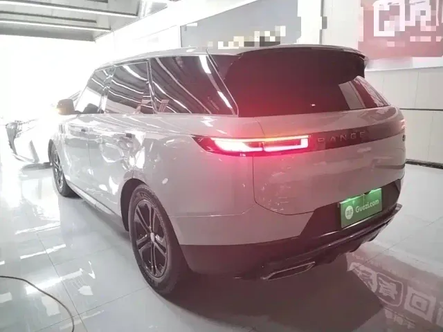 Land Rover Range Rover Sport — Фото автомобиля 4