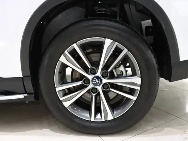 BYD Song Pro — Фото автомобиля 20