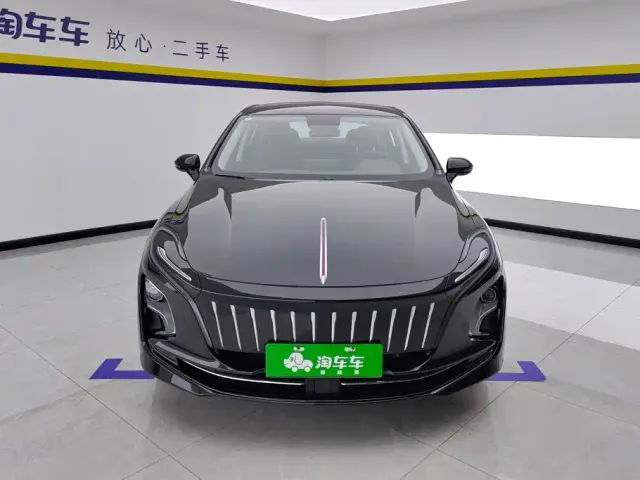 Hongqi E-QM5 — Фото автомобиля 2