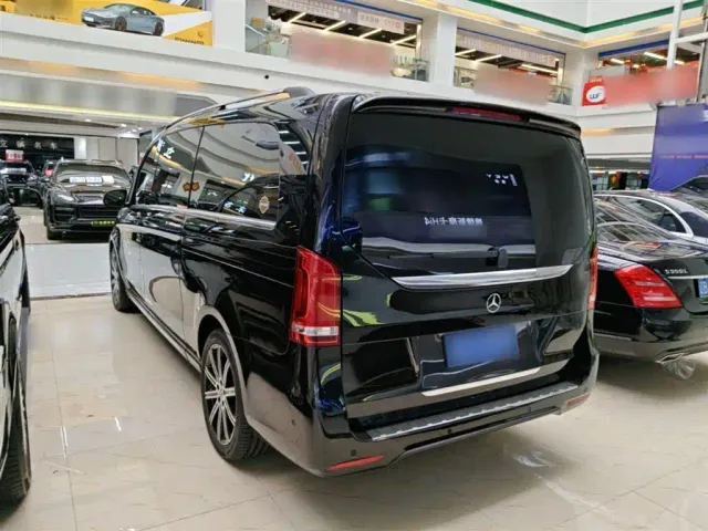 Mercedes-Benz V-Class — Фото автомобиля 22