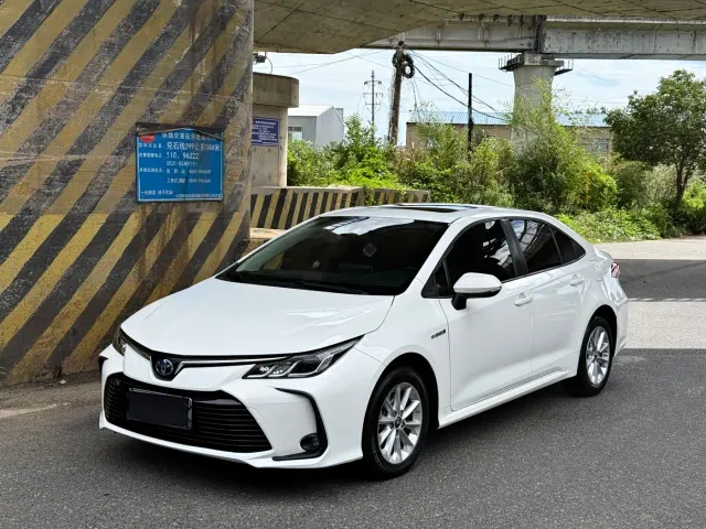 Фотография автомобиля — Toyota Corolla