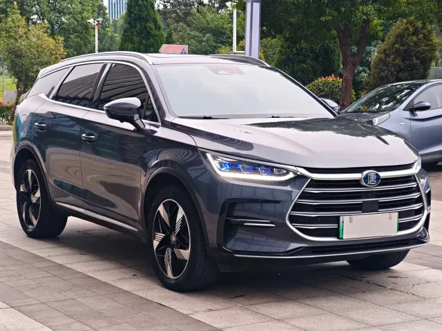 BYD Tang — Фото автомобиля 3