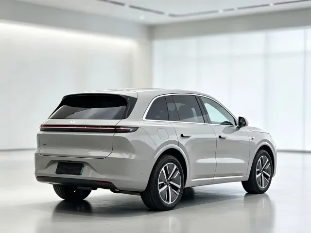 Li Auto L6 — Фото автомобиля 9