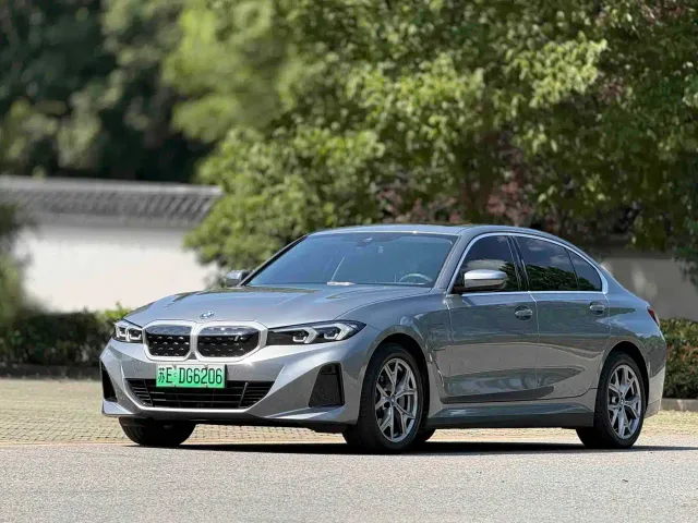 Фотография автомобиля — BMW i3