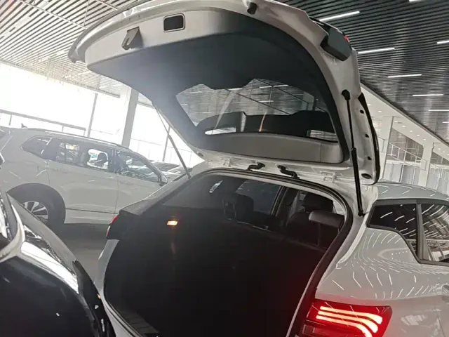 Geely Binyue — Фото автомобиля 18