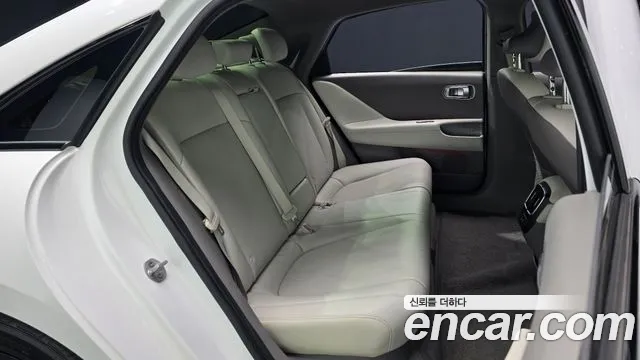 Hyundai Ioniq 6 — Фото автомобиля 16