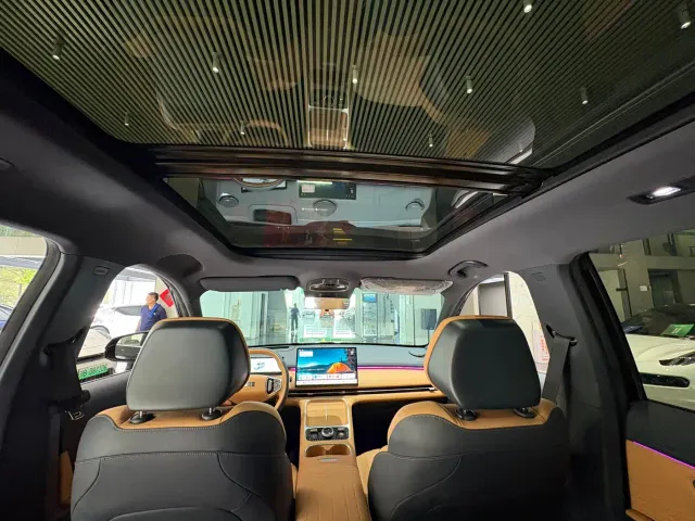 Geely Galaxy Starship 7 EM-i — Фото автомобиля 15