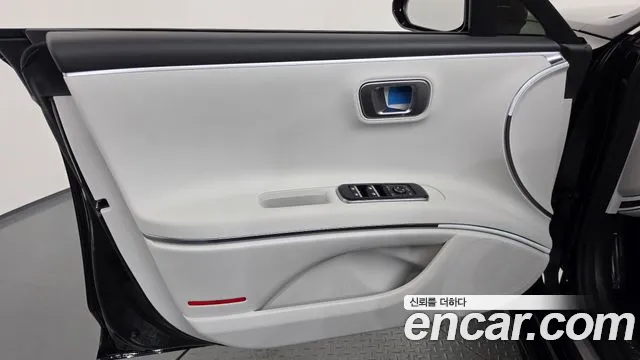 Hyundai Grandeur GN7 — Фото автомобиля 13