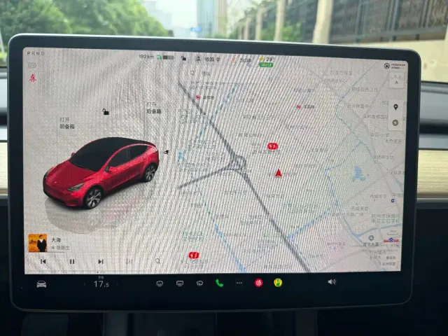 Tesla Model Y — Фото автомобиля 17