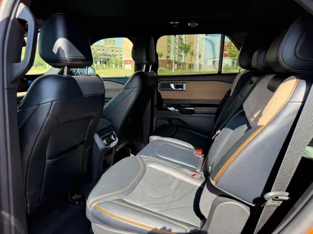 Ford Explorer — Фото автомобиля 6