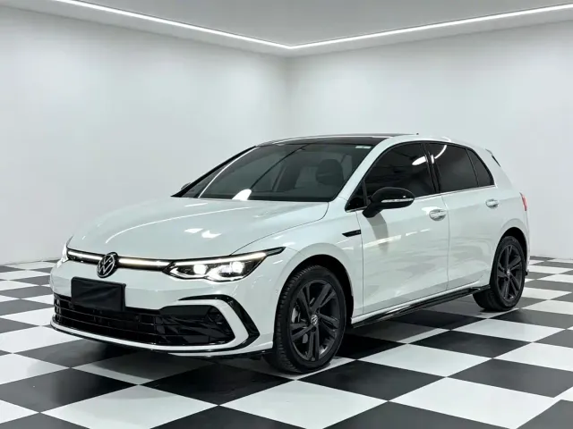 Фотография автомобиля — Volkswagen Golf