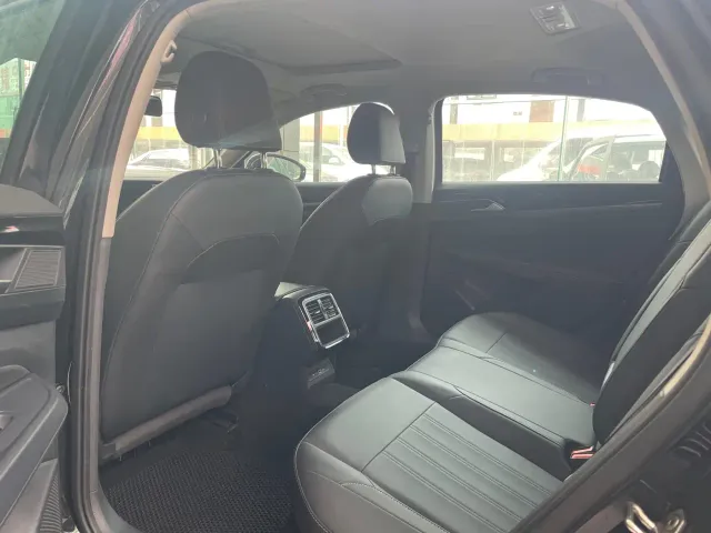 Volkswagen Passat — Фото автомобиля 10